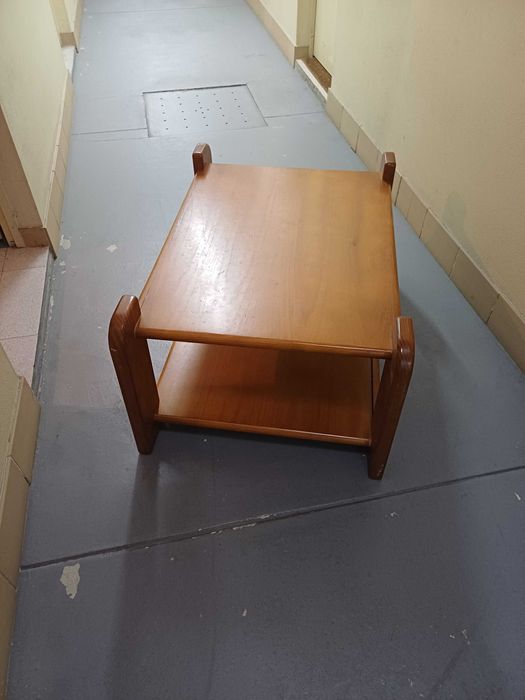 Mesa de apoio para sala de estar - madeira maciça - pinho mel