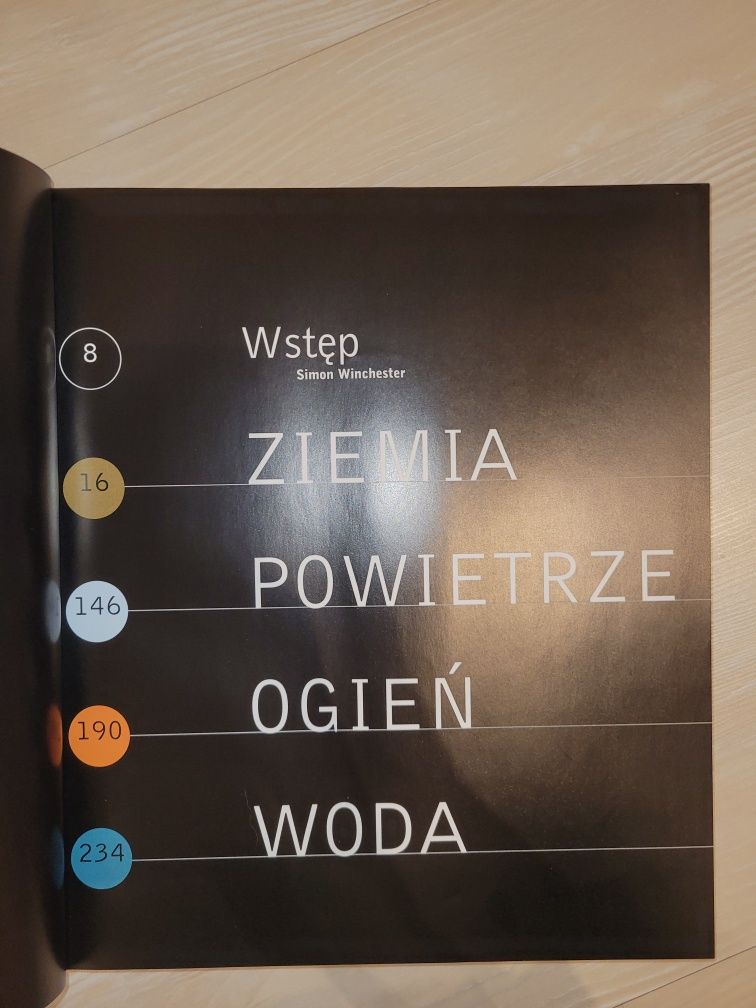 Album National Geographic: Ziemia nieujarzmiona planeta