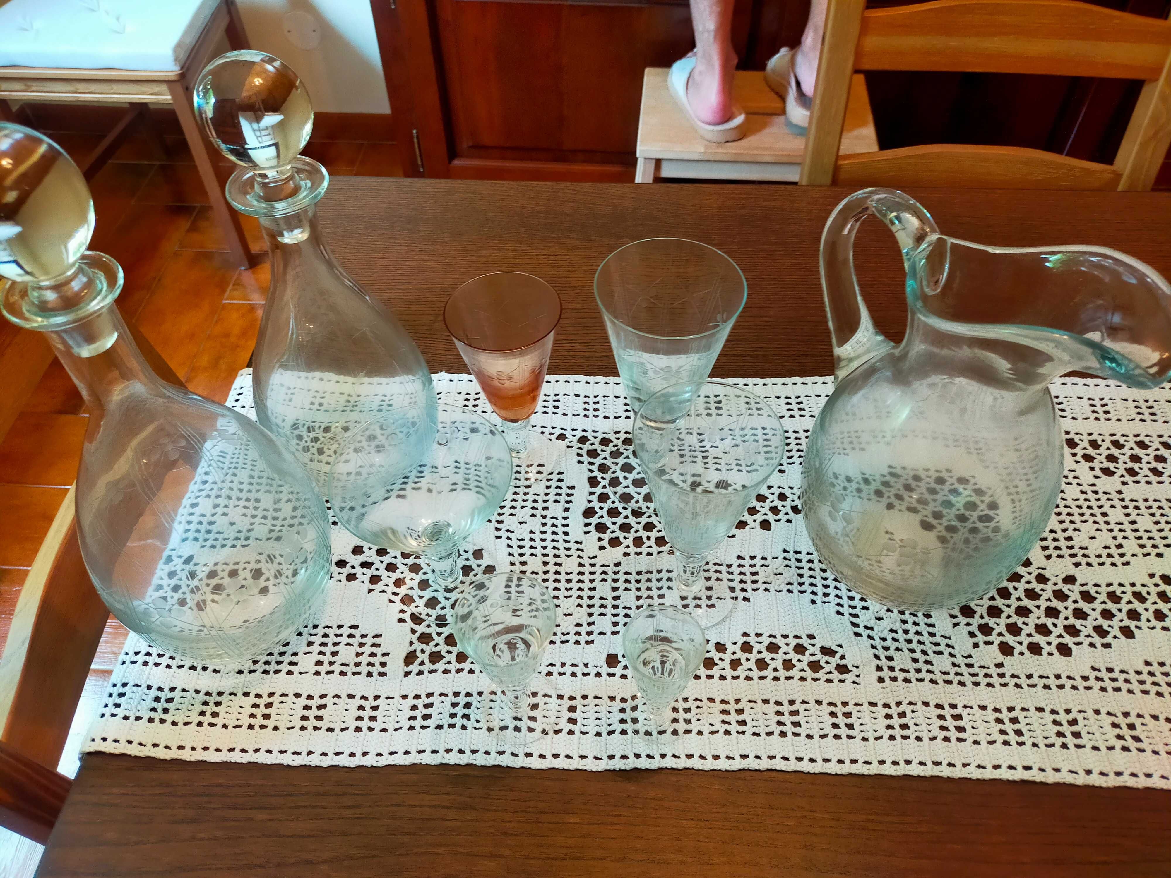 conjunto de copos de cristal