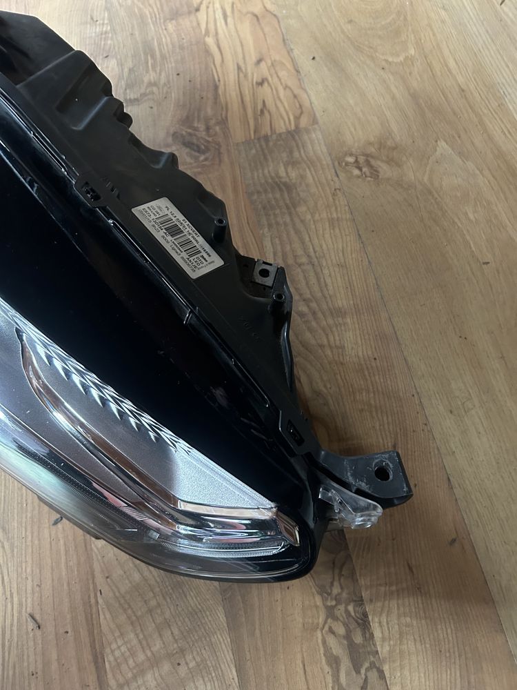 Lampa prawa przod ford mondeo mk5