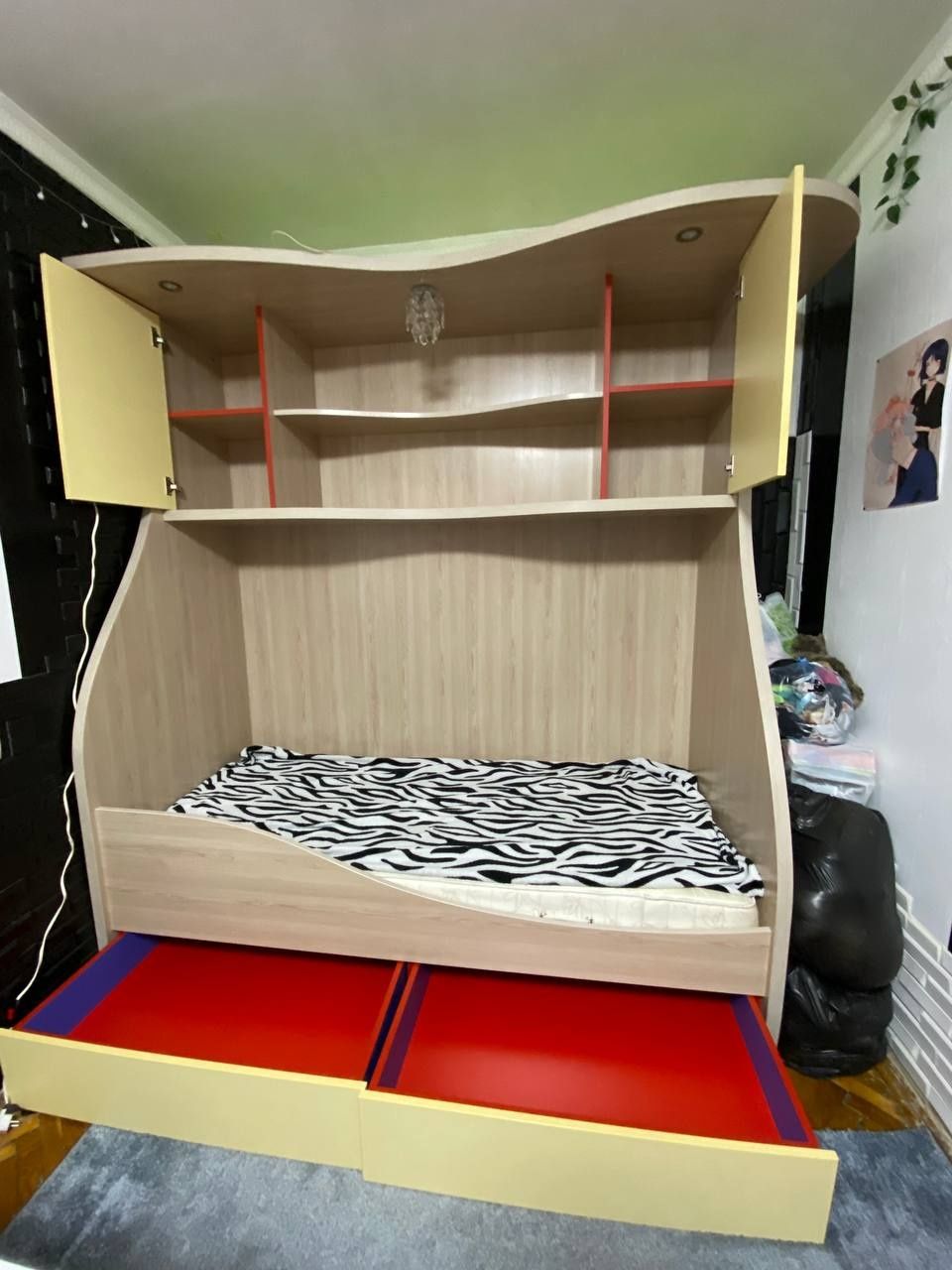Кровать-стенка для детской комнаты
