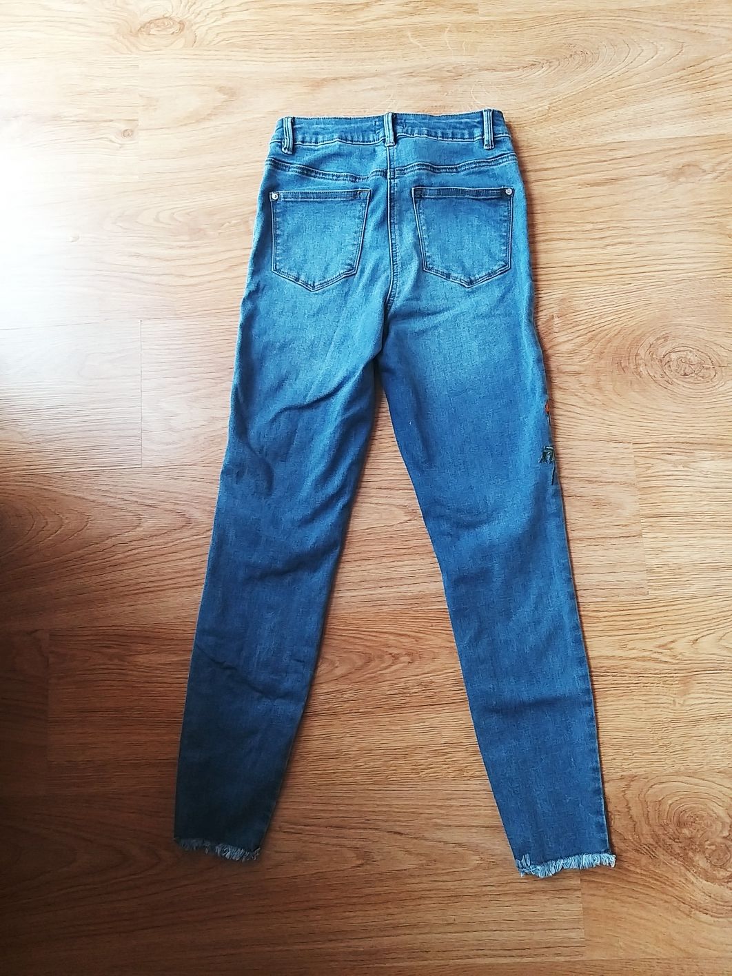 Jeansy spodnie rurki jeansowe denim s 36 xs 34 haft haftem cropped 7/8