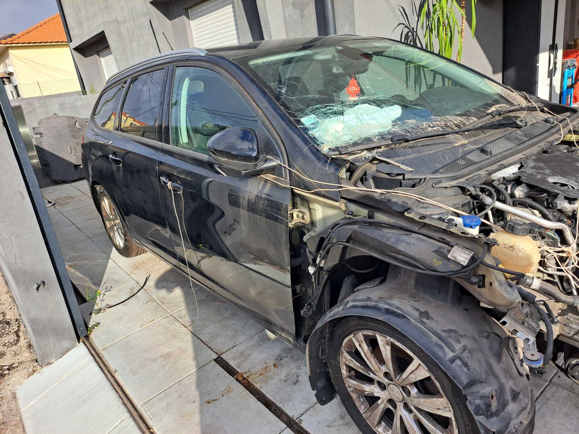 Automóvel Usado Batido