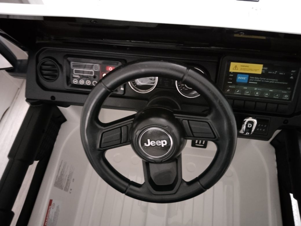 Auto autko Pojazd Jeep Wrangler Rubicon 4x4 na akumulator