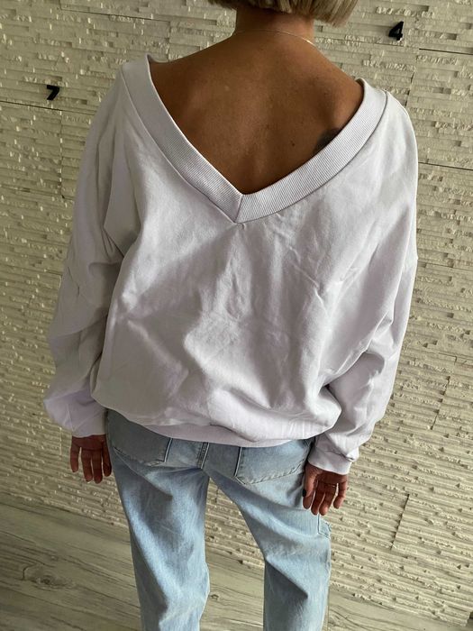 Lola Bianka bluza na jedno ramię oversize logo blaszka Uni
