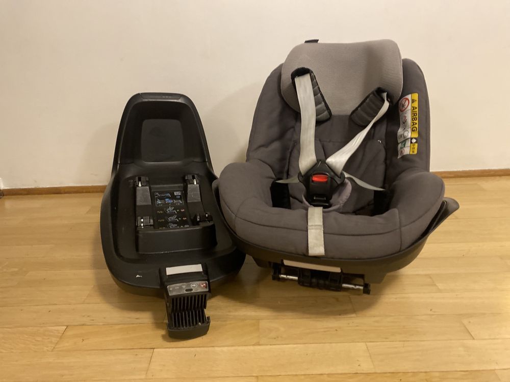 Szary fotelik Maxi-Cosi 2WayPearl + baza 2WayFix