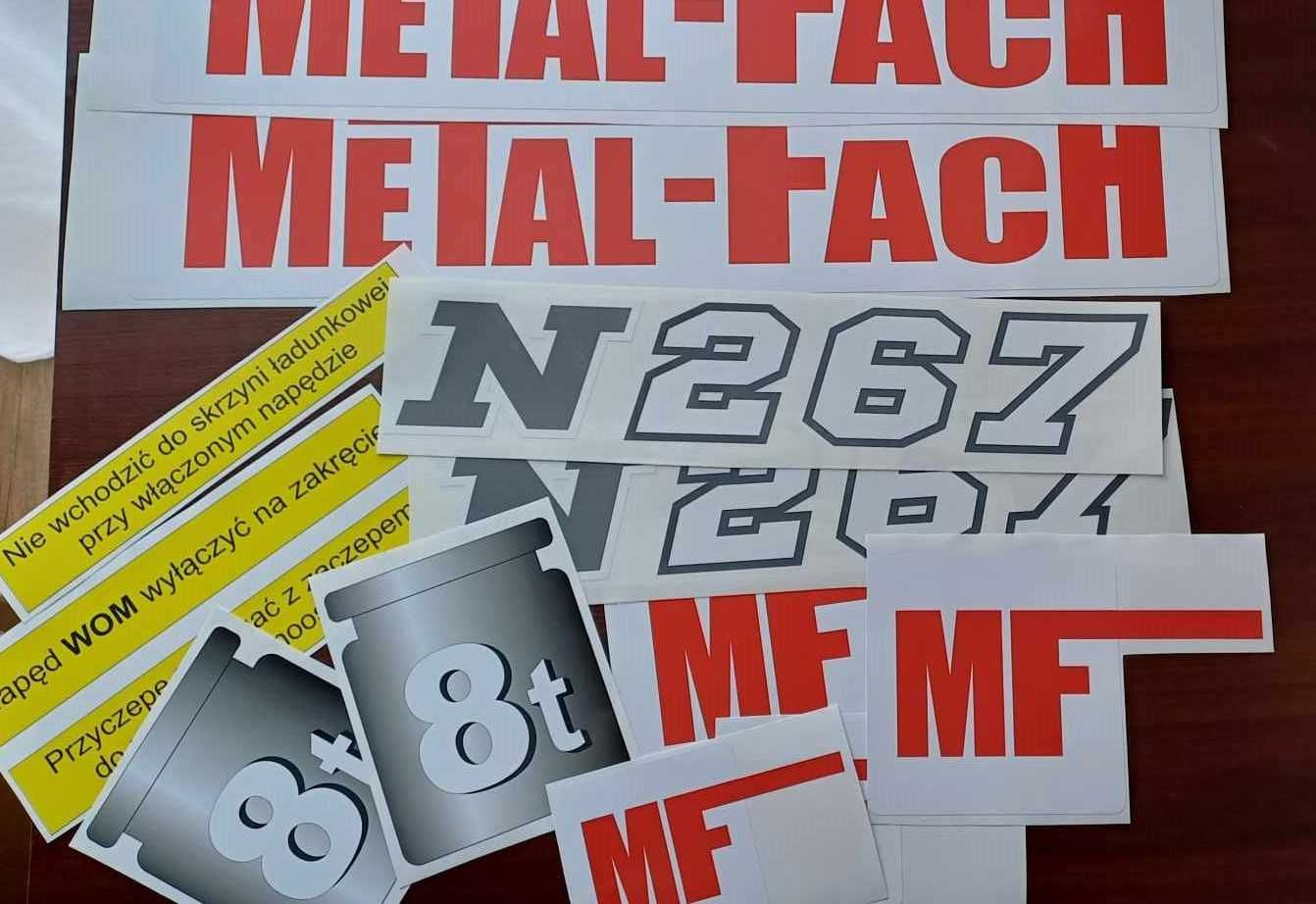 Naklejki na maszyny budowlane rolnicze samochody Nalepki reklamowe