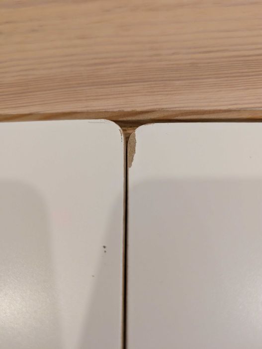 Mesa IKEA Flisat com bancos e recipientes