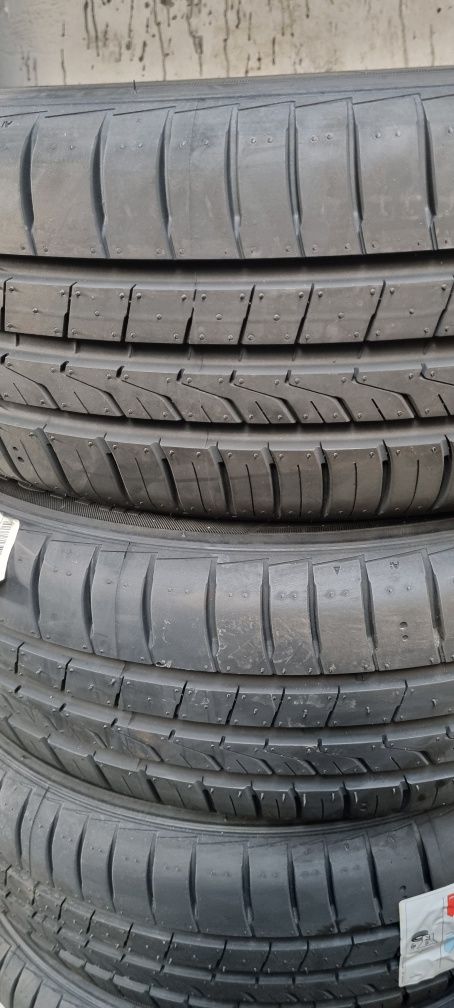 Kpl.opon letnich Hankook 195 65r15 nowe 23r