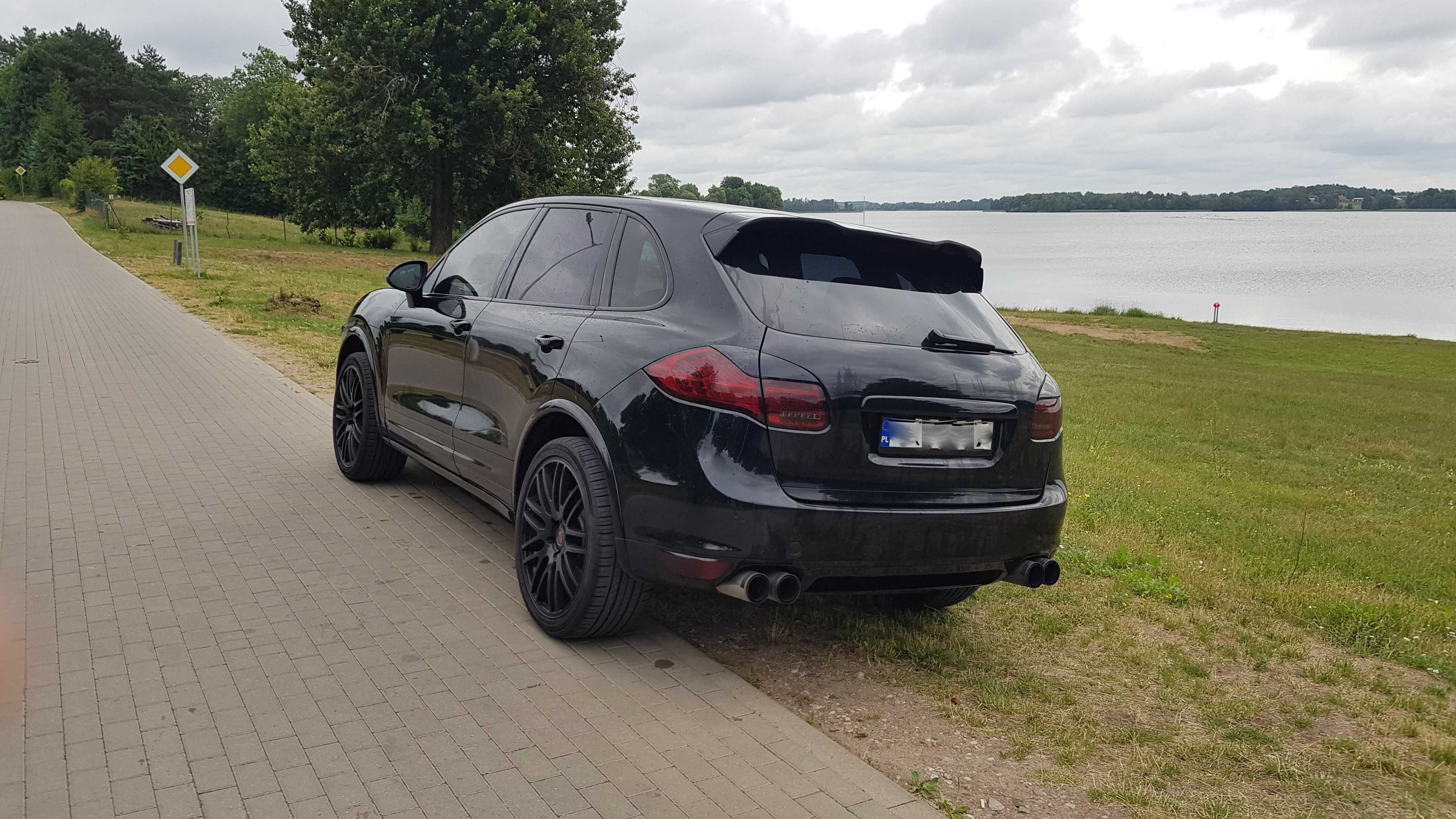 Wynajem Samochodu Porsche Cayenne  500KM