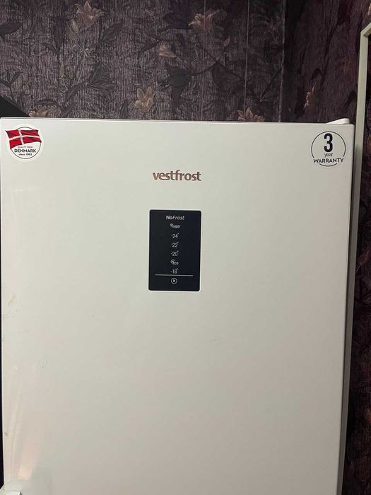 Морозильна камера Vestfrost NoFrost (вертикальна)