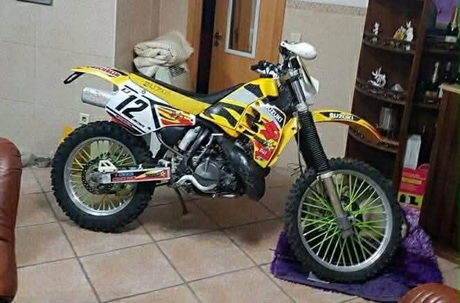 Moto suzuki Rmx  250