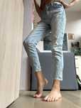 Spodnie jeans z dziurami