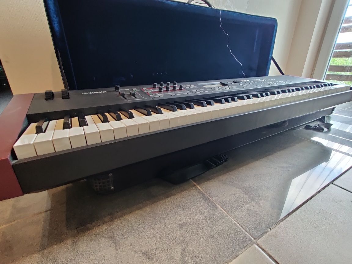 Syntezator Yamaha moxf8