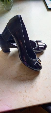 Sprzedam buty damskie 39