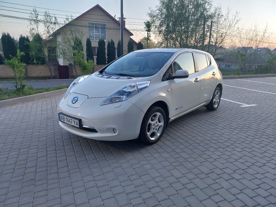 Nissan Leaf Ніссан Ліф 2012 року