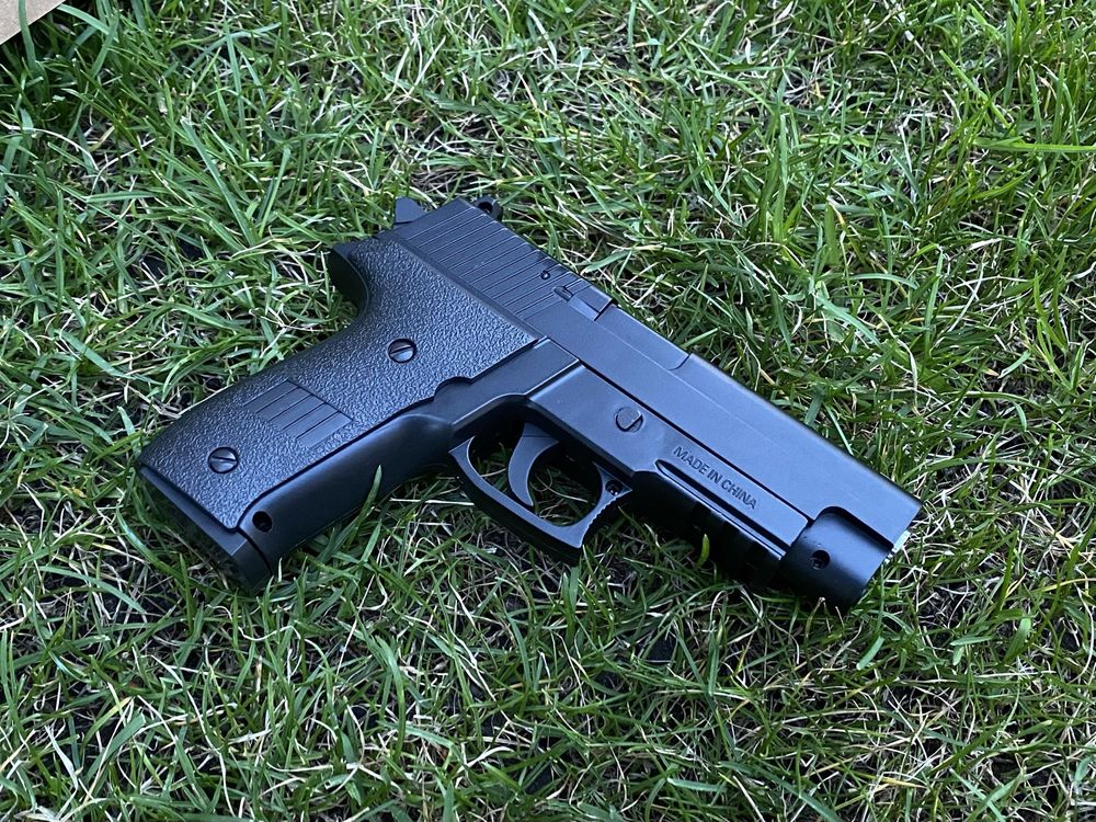 Металлический Sig Sauer PRO P226 Cyma ZM23 пістолет на пульках