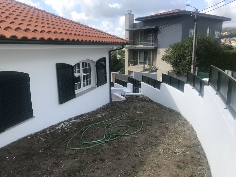 Servico pintura, limpeza de telhados e muros