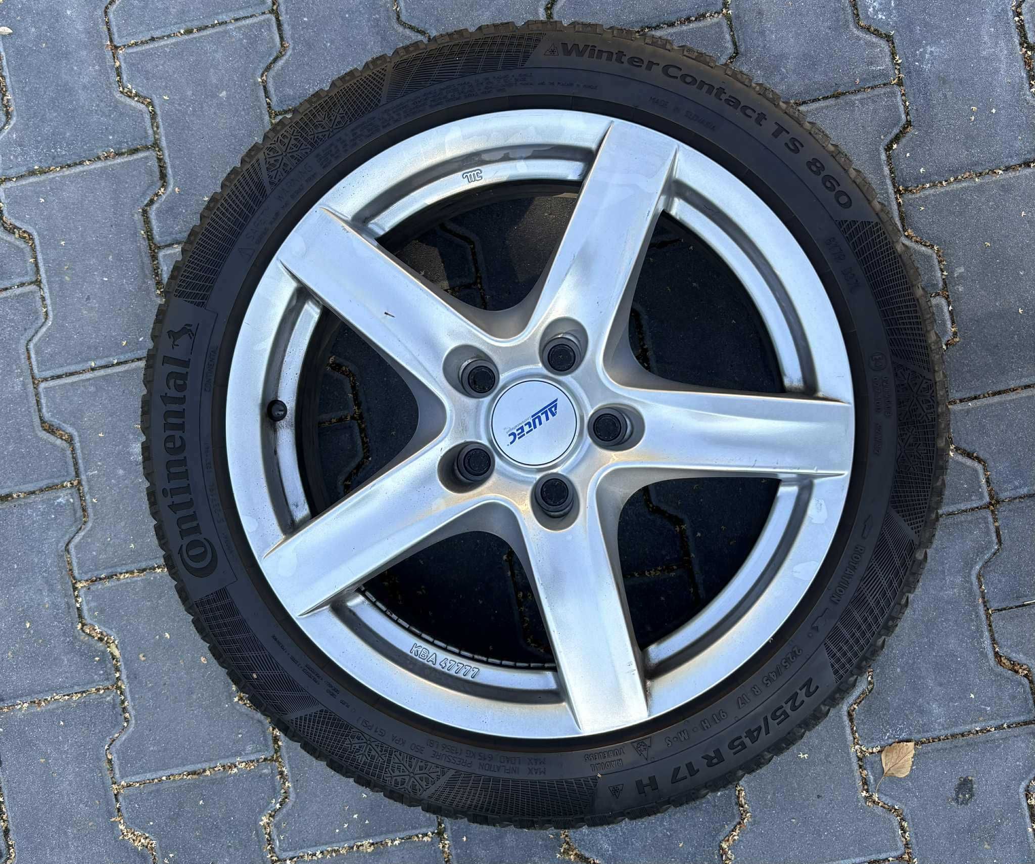Felgi Aluminiowe  z oponami zimowymi 17 cali