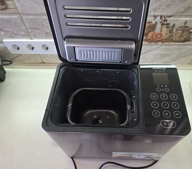 Продамо Хлібопіч Kenwood BM450