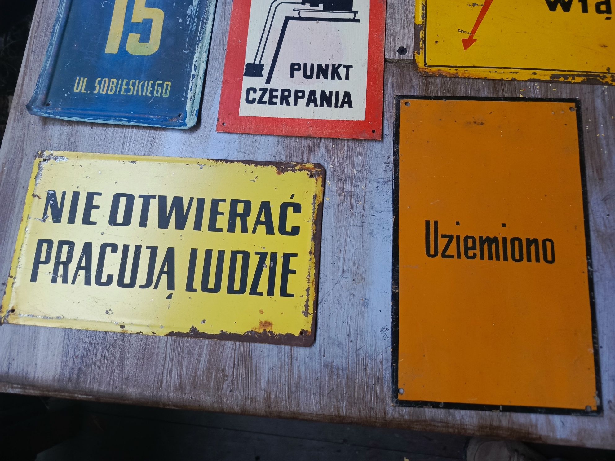 Stare metalowe tablice PRL