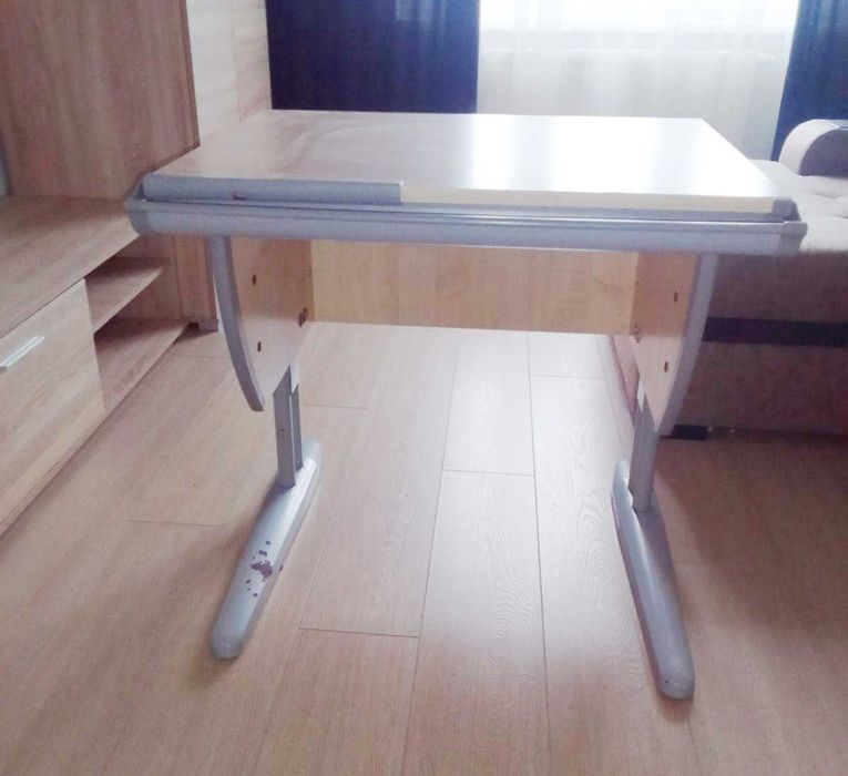 Ергономічний стіл-парта регульований