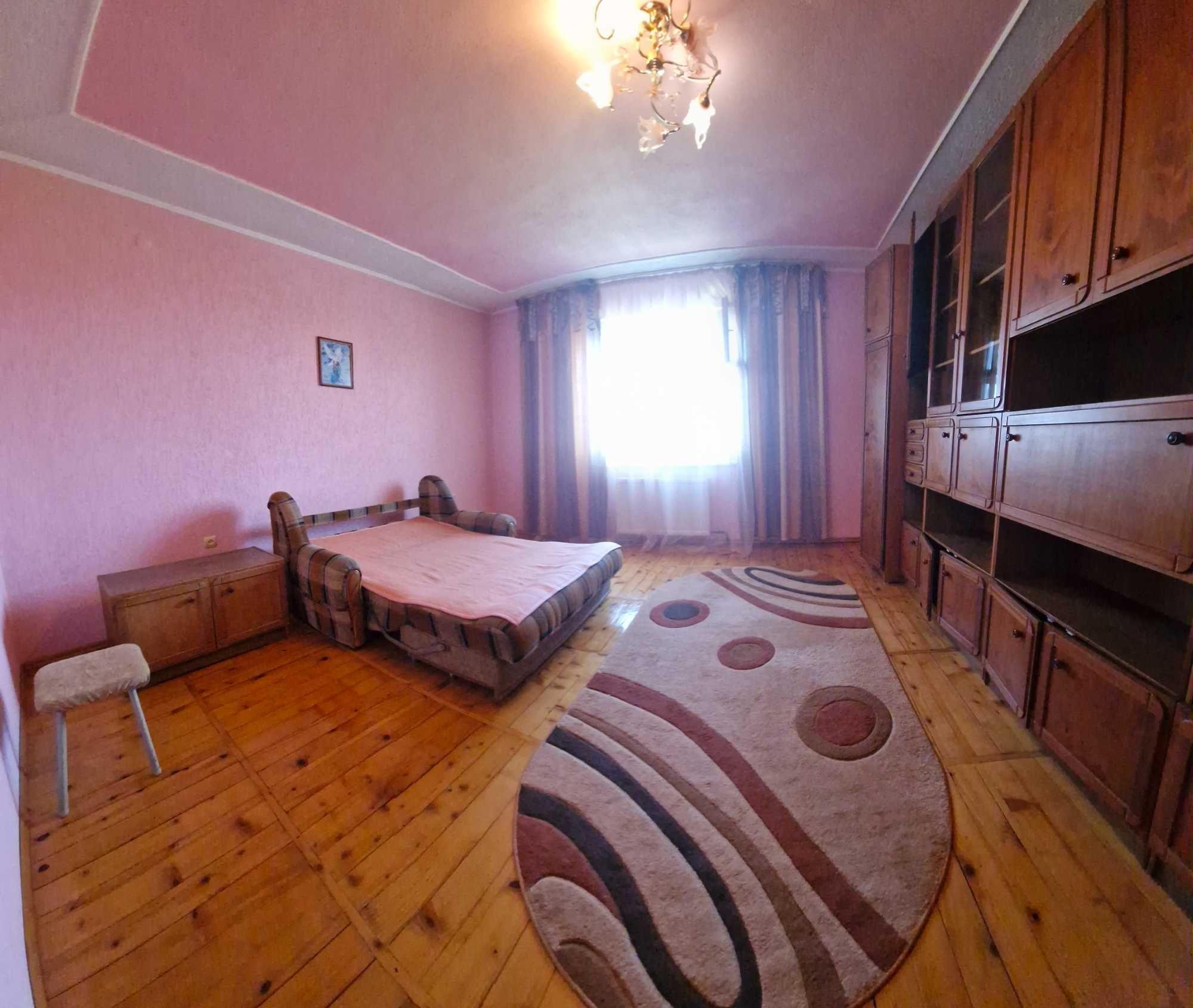 Оренда будинку з власним подвір'ям і гаражем с. Солонка