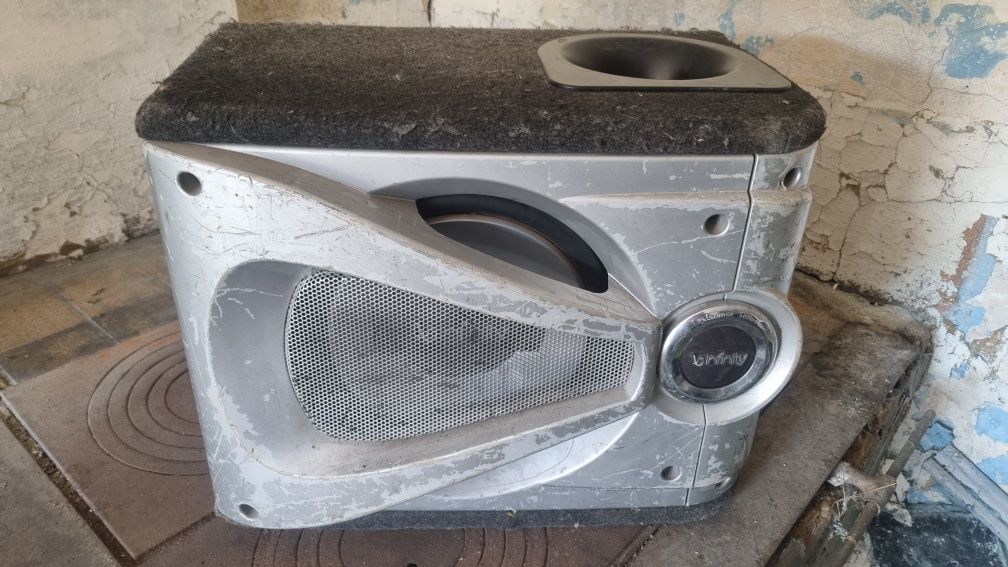 Subwoofer infiniti  tuba magnat clarion wzmacniacz