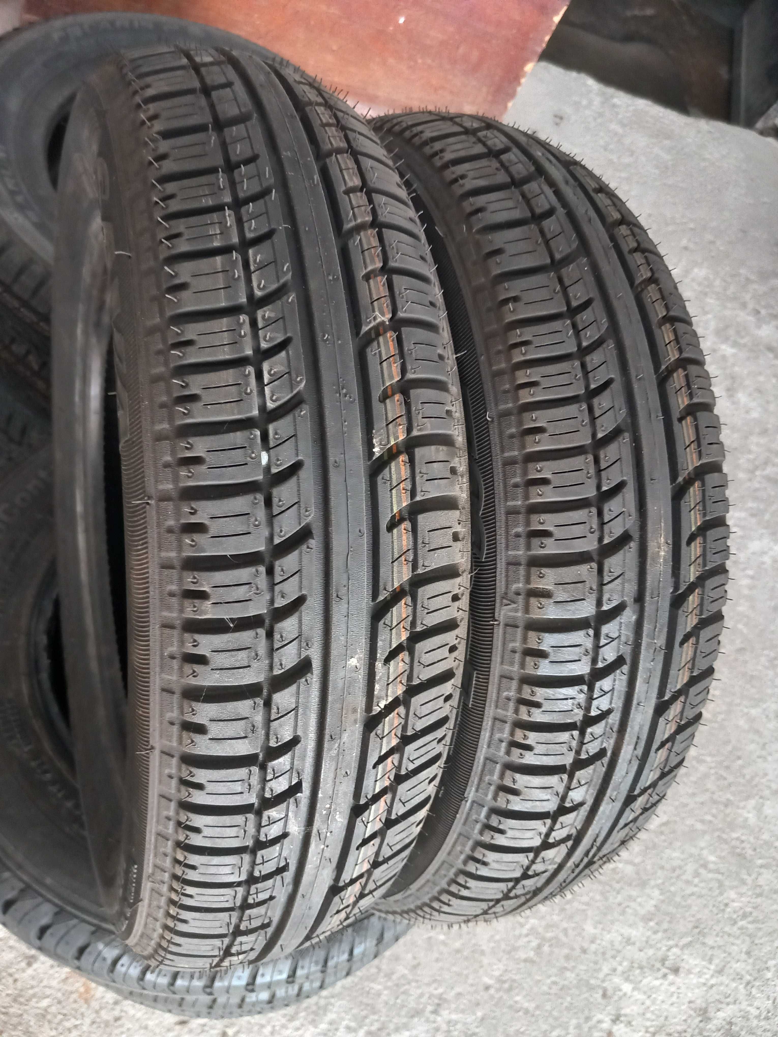 Pneus Novos 145/70R13