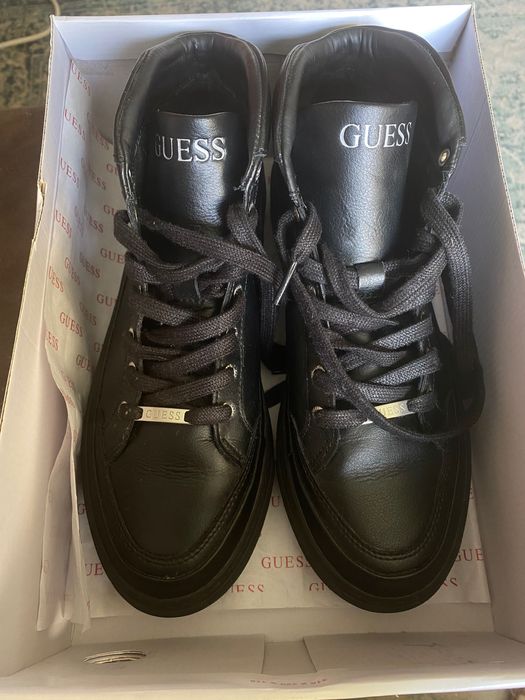 Niewiele używane buty skórzane Guess r.41, oryginalne pudełko