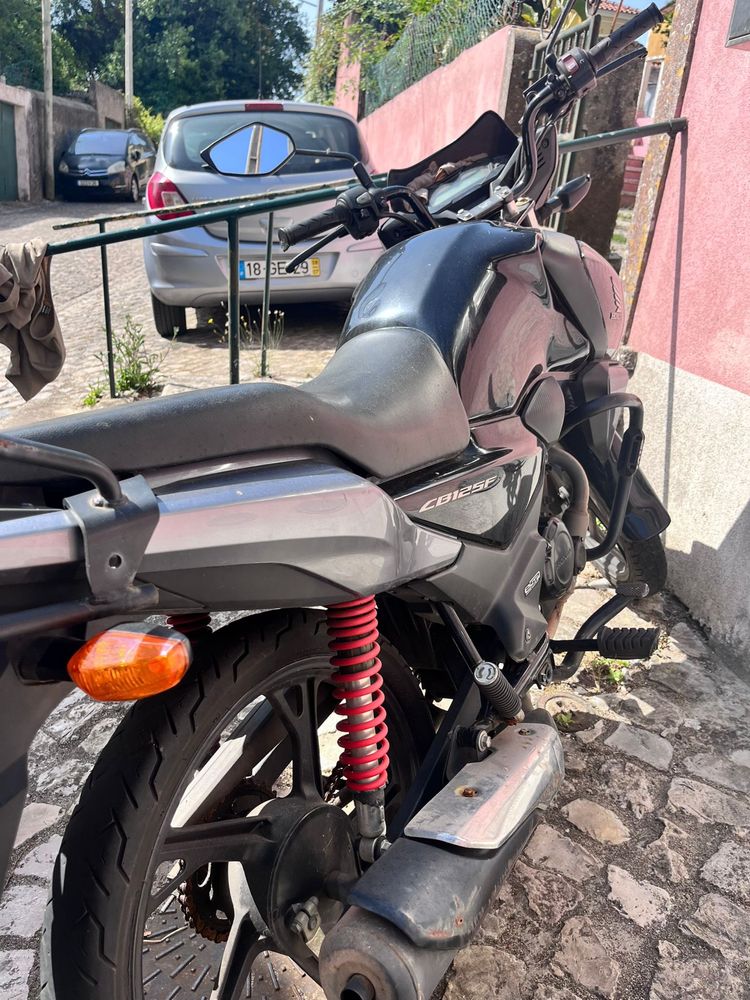 Mota CB125f ano 2022