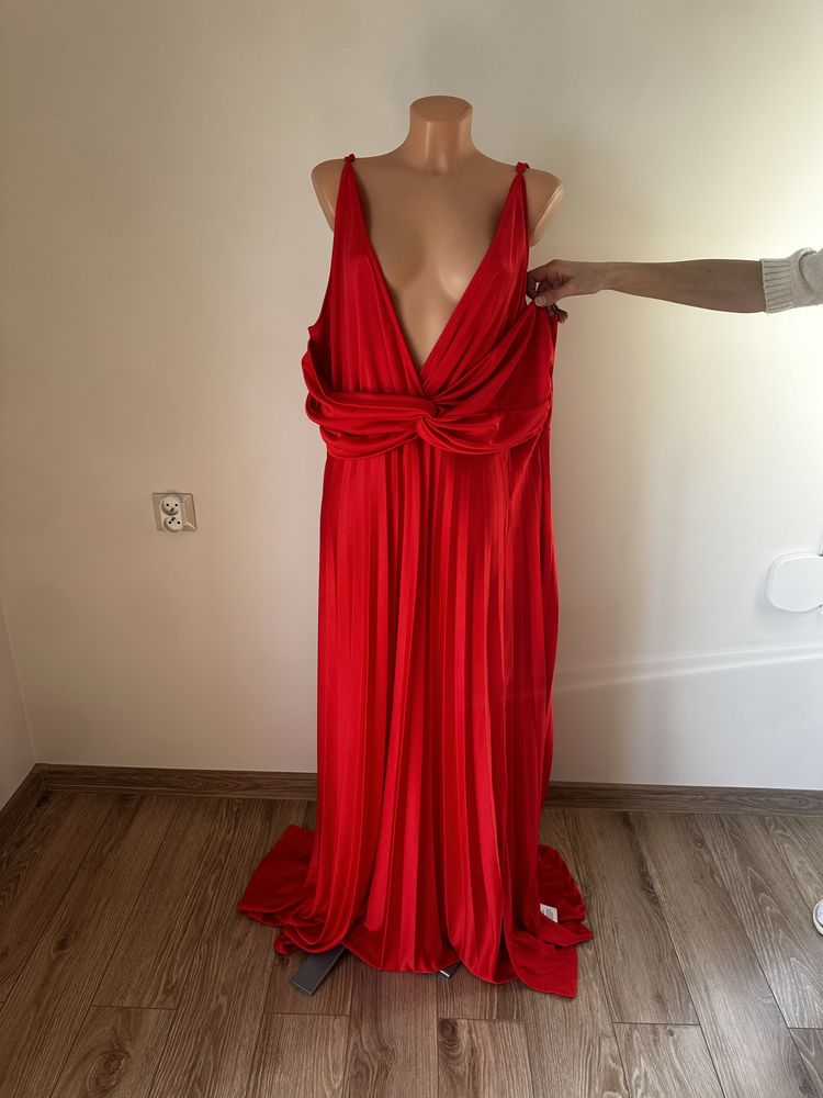 Czerwona plisowana sukienka ASOS rozmiar 52 wesele ślub