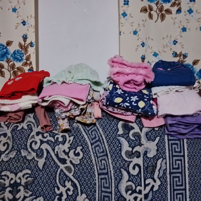 Віддам даром одяг на дівчинку