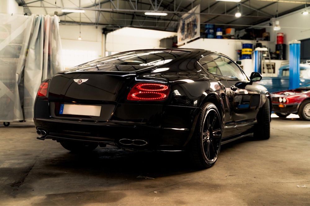 Bentley Continental GT - V8