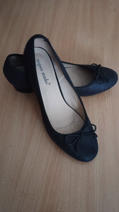 Buty 38 połyskujące święta sylwester  na klocku czarne