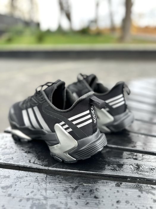 Кросівки чоловічі адідас