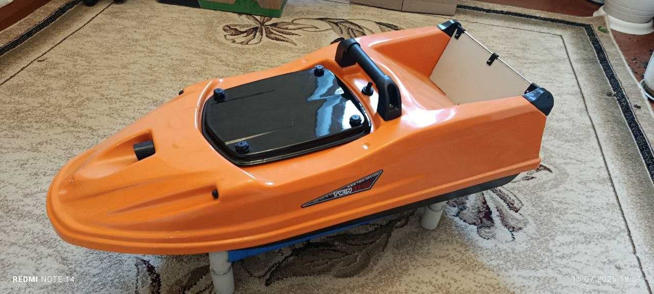 Кораблик для рибалки. GPS Twin F1 + глибиномір