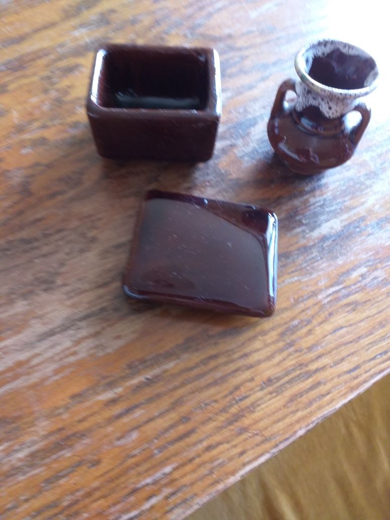 Ozdoby z czasów PRL komplet świeczników ceramicznych oraz ozdób  .