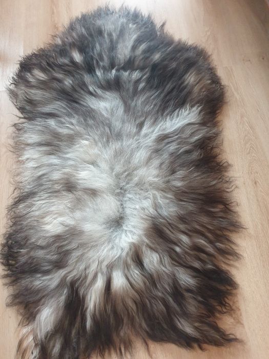 Futro z barana cieniowane.