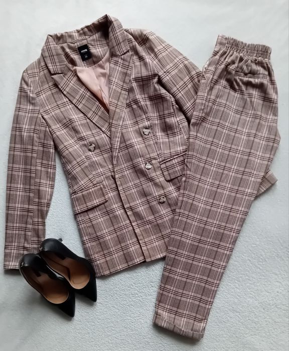 Komplet spodnie i marynarka Sinsay krata róż,brąz, grafit