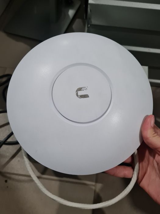 Точка доступу Ubiquiti UniFi AP AC PRO