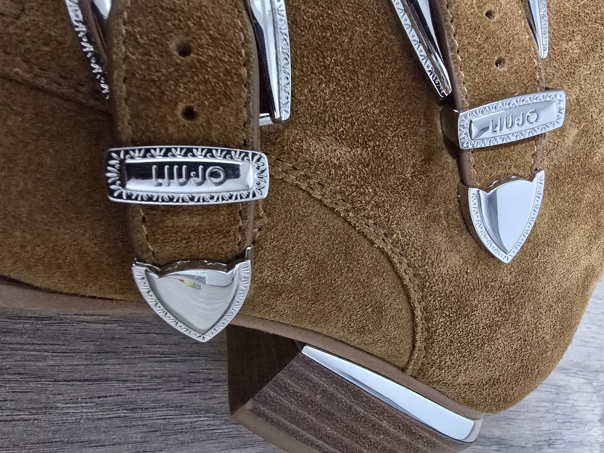 Botins Liu Jo com fivelas