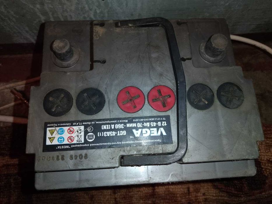 Аккумулятор автомобильный VEGA 12 B 45 аh