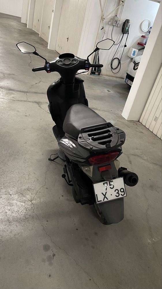 Scooter 125 Baotian com documentos