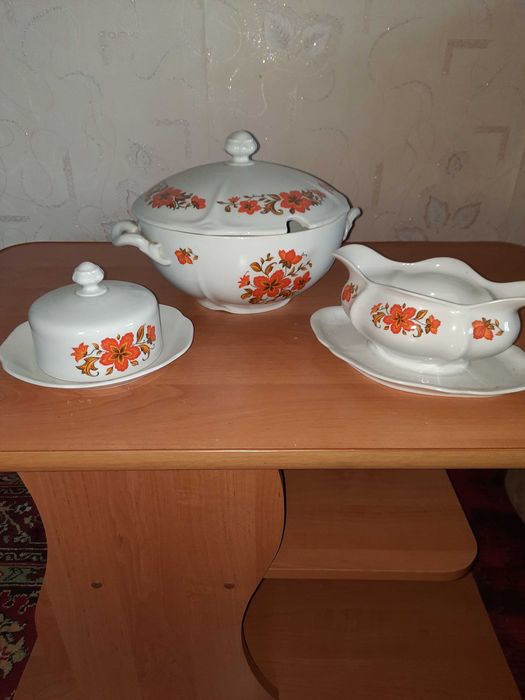 Супниця,маслянка та соусниця, виробництво Чехословаччина Bohemia