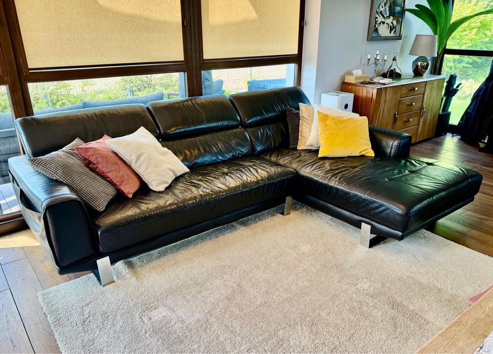 Skórzana sofa z szezlongiem – regulowane oparcia, świetny stan!