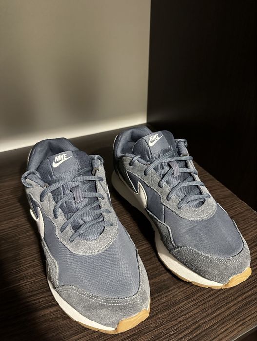 Кроссовки Nike Delfine 42 размер 26.5СМ