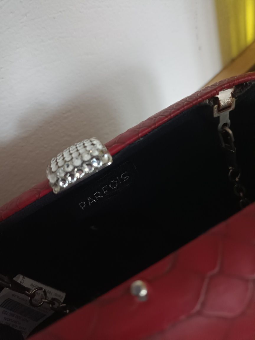 Torebka bordo, kopertówka mała elegancka Parfois