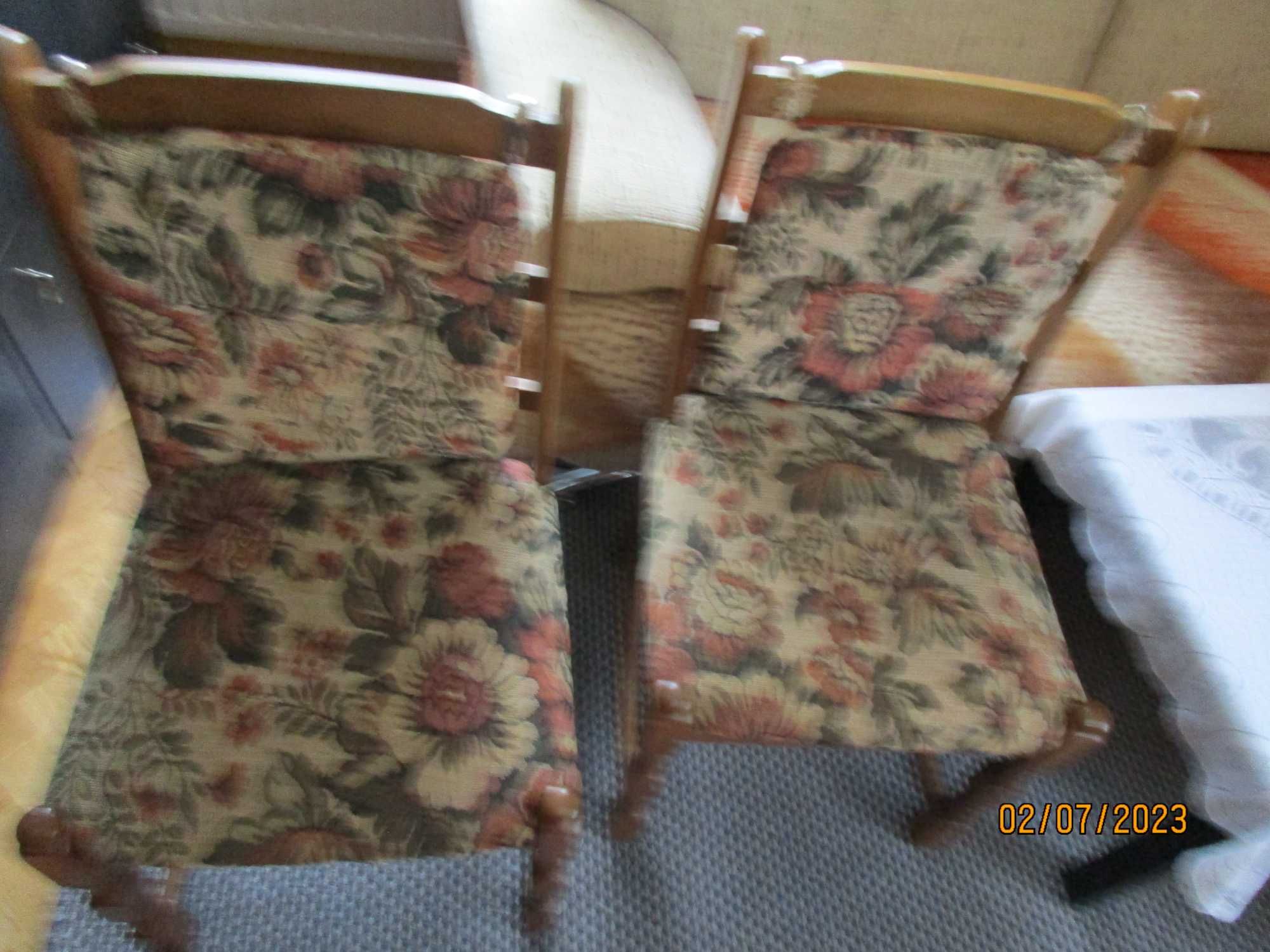 Krzesła używane - 4 szt