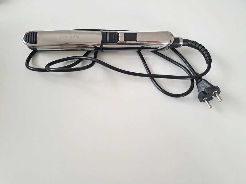 Nowa prostownica do włosów BeautyME HS801 Pro